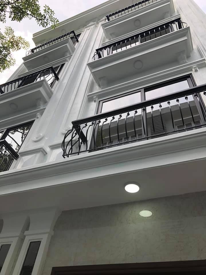Nhà đẹp trung tâm Quận Thanh Xuân, lô góc 2 mặt thoáng, ô tô, giá chỉ 6,8 tỷ