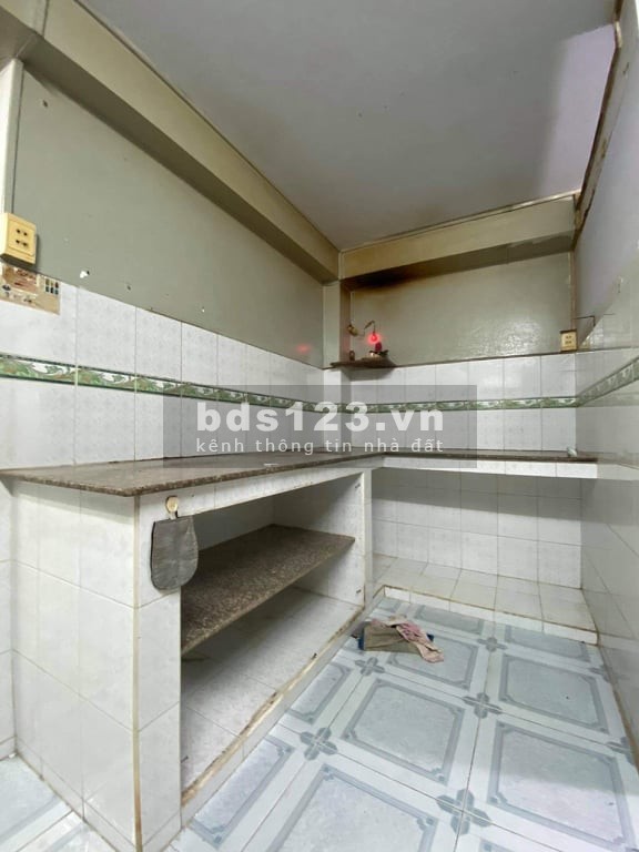 Hẻm xe hơi đổ cửa giá chỉ 4.9 tỷ, sát mặt tiền nhà cũ thích hợp cả tạo xây mới
