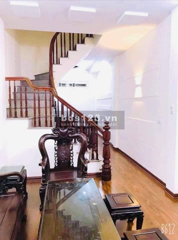 Bán nhà Phan Kế Bính, Ba Đình dt 45m2, 5 tầng, 6 ngủ, ngõ thông Đào Tấn giá nhỉnh 4 tỷ