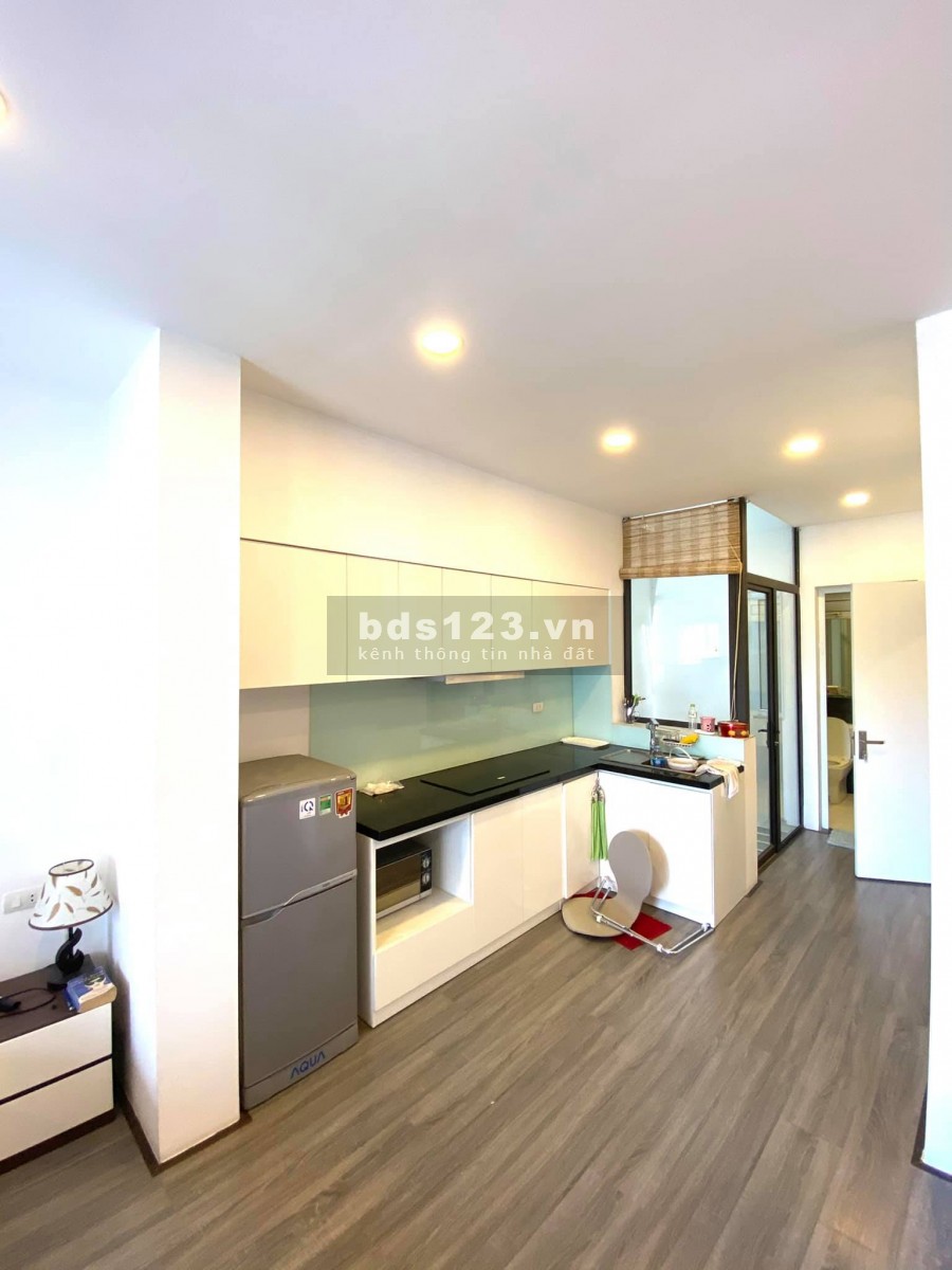 Bán nhà Tây Hồ cách ô tô 20m, đúc 7 tầng, thang máy, dt 65m2, 7 tầng đúc, giá 8.3 tỷ, lhcc