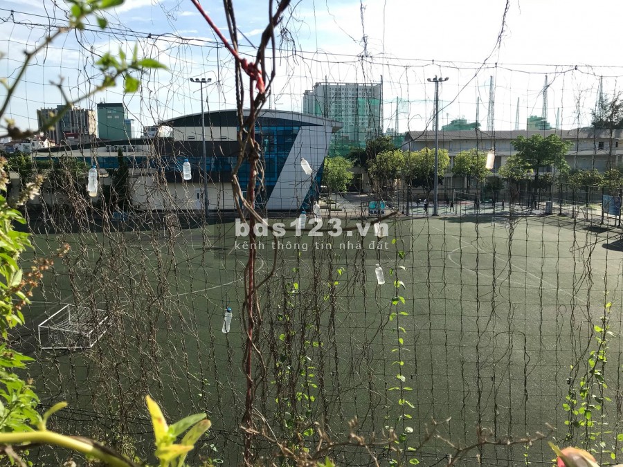 Bán nhà Nguyễn Lân, dt 35m2, 4 tầng đúc view sân bóng ngõ ô tô giá 4.35 tỷ
