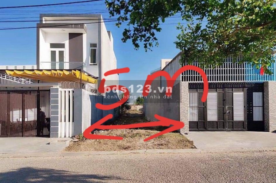 Ngân hàng siết nợ phát mãi lô đất đẹp giá rẻ bèo. Hẻm xe hơi