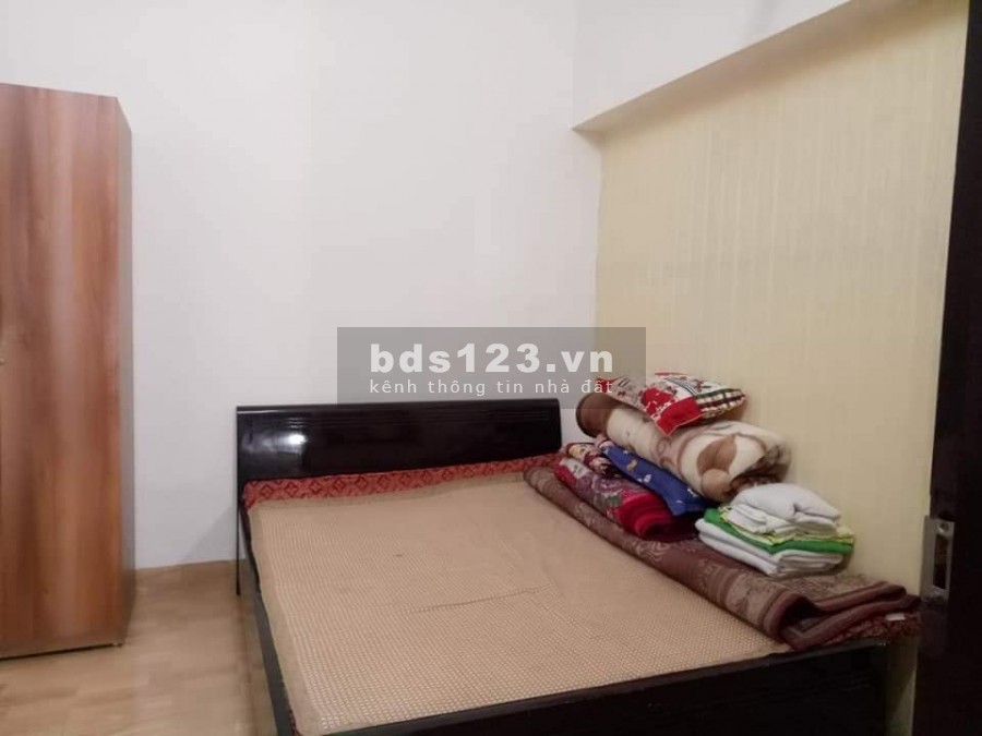 Bán nhà Ngọc Lâm 4 tầng 50m mặt tiên 5,5 ô tô đỗ cửa 4 tỷ thoáng trứoc sau sổ đỏ để két
