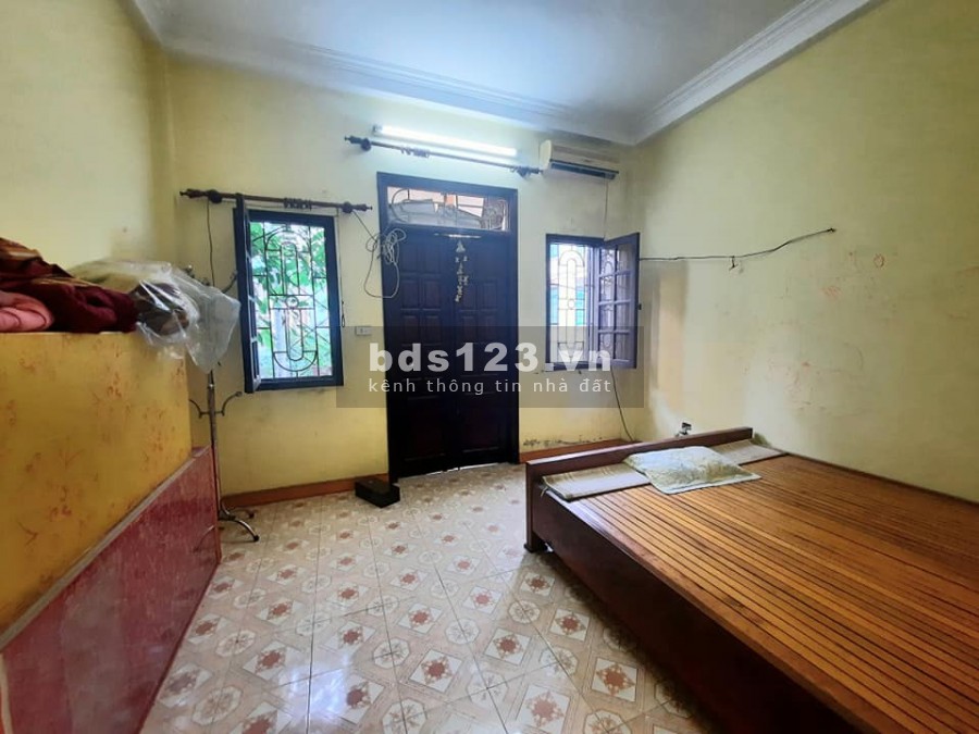 Bán nhà Quận Tây Hồ Xuân La Võ Trí Công giá bán 5.5 Tỷ Ôtô vào nhà