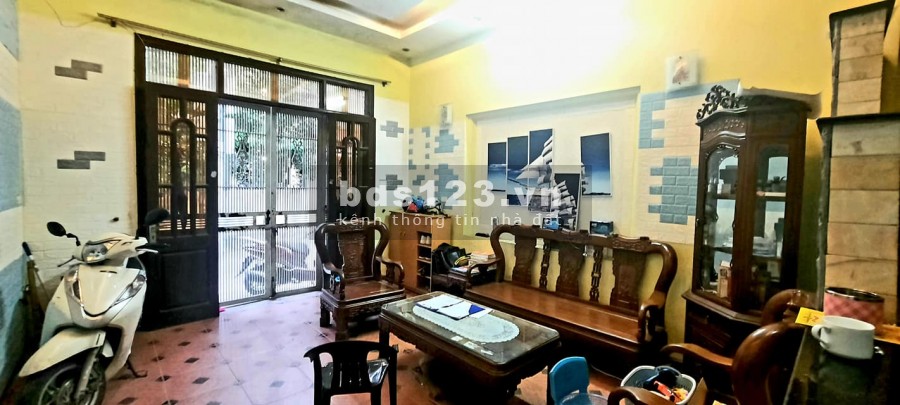 Bán nhà Quận Tây Hồ Xuân La Võ Trí Công giá bán 5.5 Tỷ Ôtô vào nhà