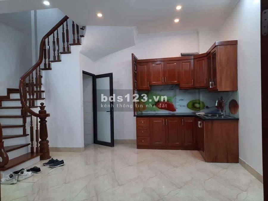 Nhà mới cứng nhỉnh 3 tỷ, ô tô vào nhà dùng đỗ ngày đêm đường Phan Trọng Tuệ