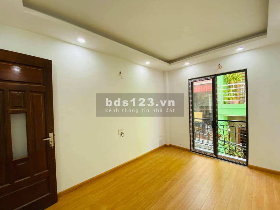 Cực sốc nguyên căn rộng 42m2 4 tầng đẹp long lanh phố Trương Định giá bán 2.6 tỷ