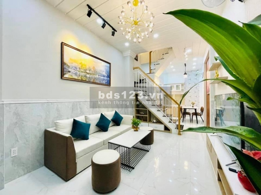 Bán nhà đẹp ở ngay 4*15 phường 21 Xô Viết Nghệ Tĩnh Bình Thạnh, 2 tầng, 2pn