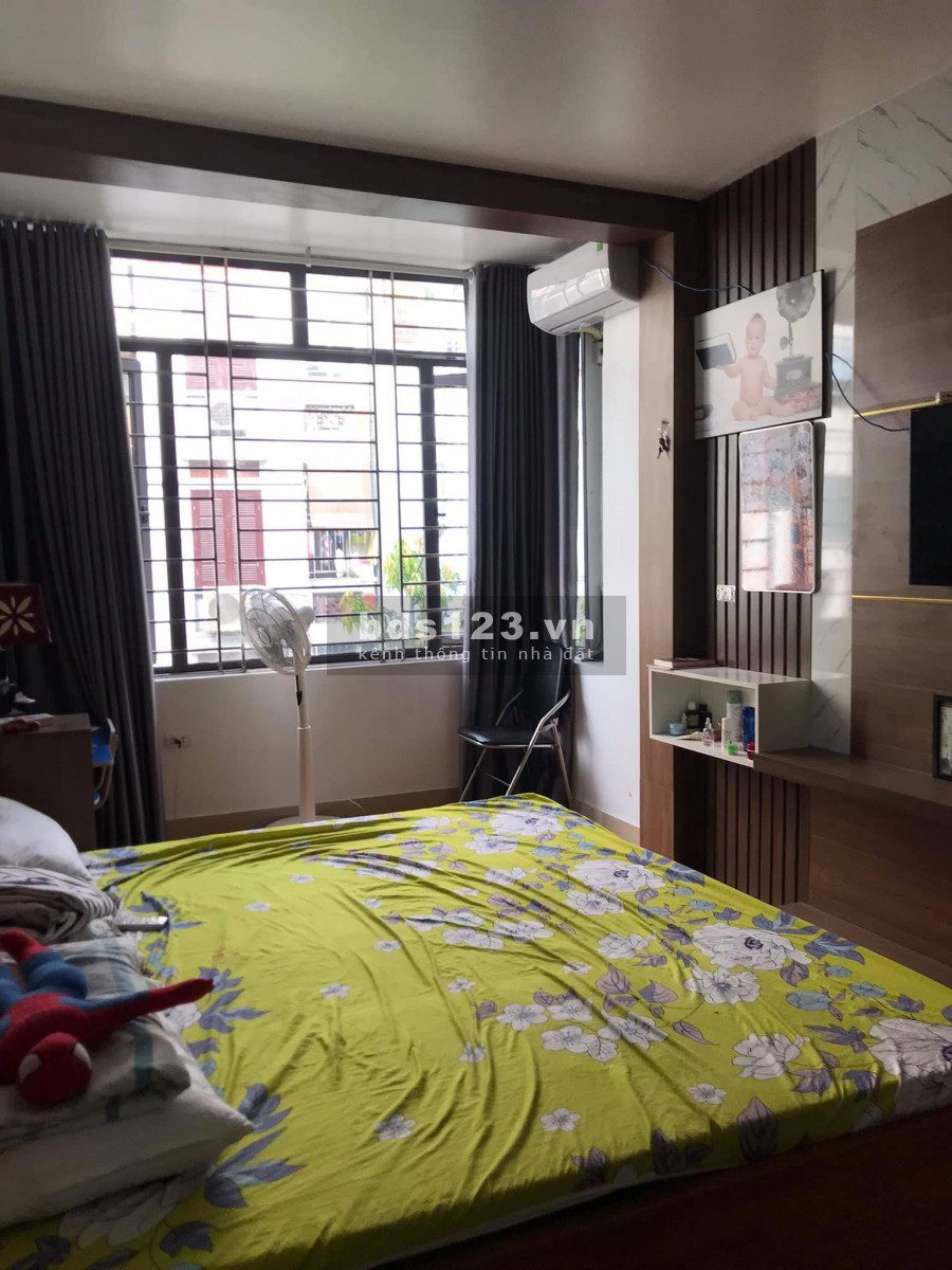 Bán nhà đường chính đường 3/2 Quận 10, 5 tầng bê tông cốt thép, dt 39m2, giá 8.5 tỷ