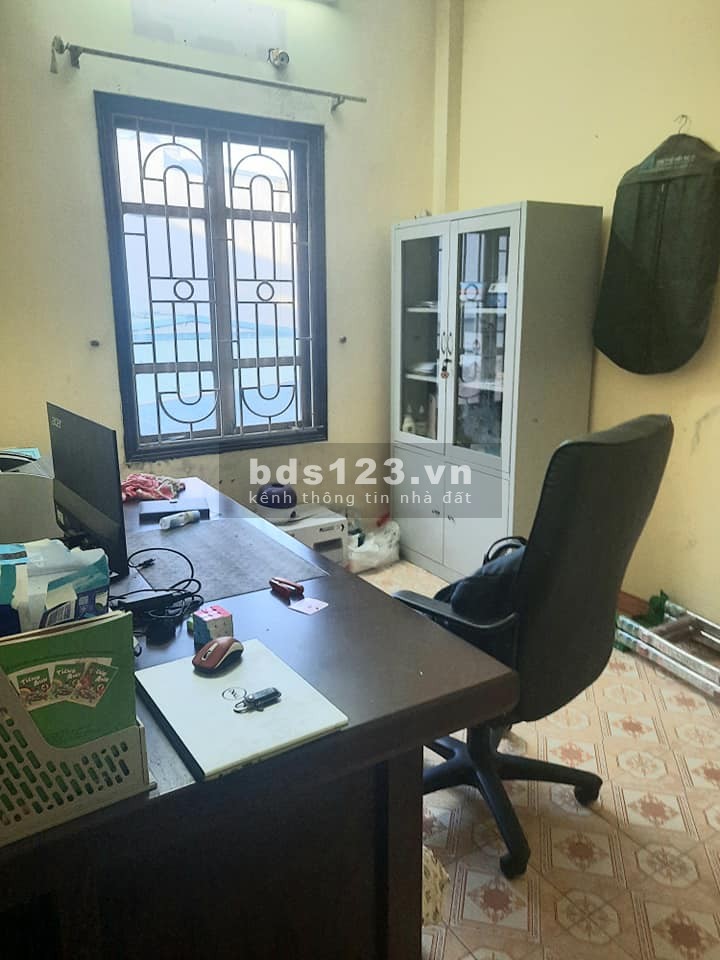 Bán nhà Quận Tây Hồ Xuân La Võ Trí Công giá bán 5.5 Tỷ Ôtô vào nhà