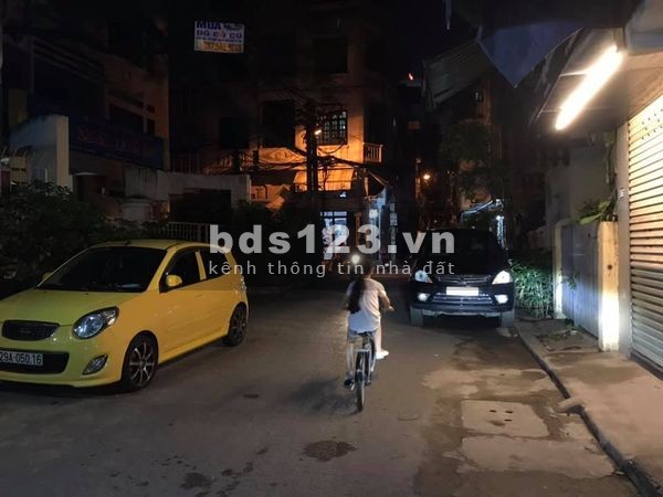 Bán nhà hiếm Xã Đàn, gần hồ diện tích rộng 45m2, giá 5.5 tỷ, liên hệ chính chủ