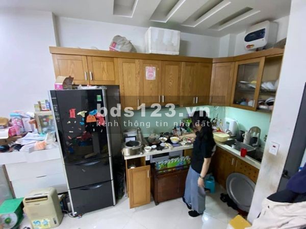 Bán nhà 5 tầng phố Trung Kính, 3 thoáng, 5m ra ô tô giá 3.95 tỷ, liên hệ 0961427470