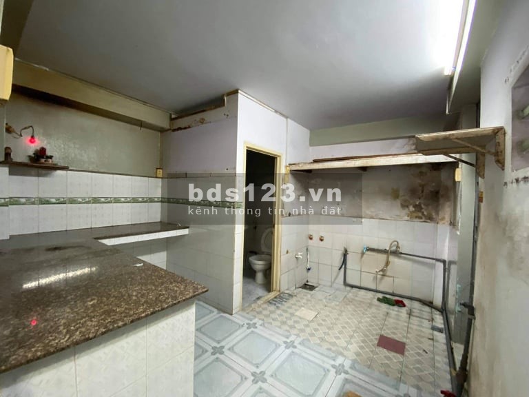 Hẻm xe hơi đổ cửa giá chỉ 4.9 tỷ, sát mặt tiền nhà cũ thích hợp cả tạo xây mới