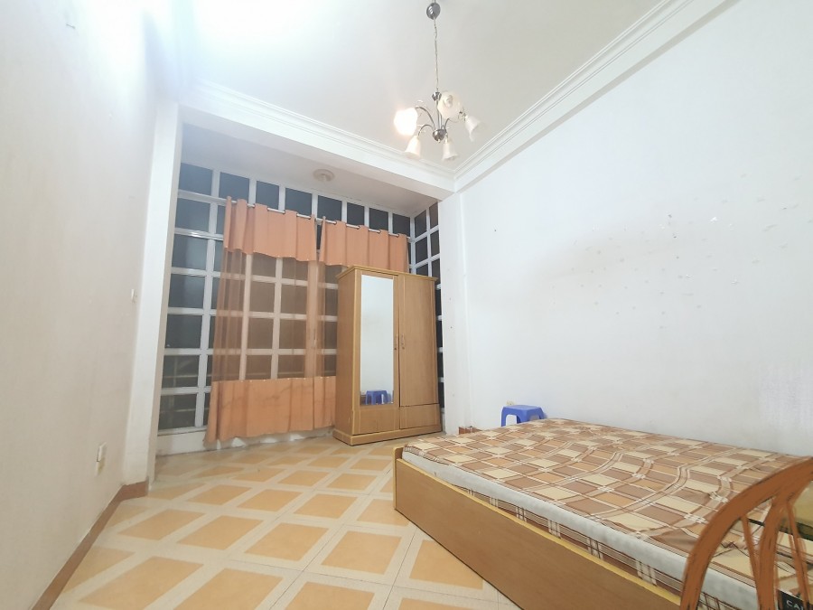 Bán Nhà Phố Chùa Láng, Đống Đa, Hà Nội, dt 40m2, 4 tầng, ngõ thông, giá 4 tỷ