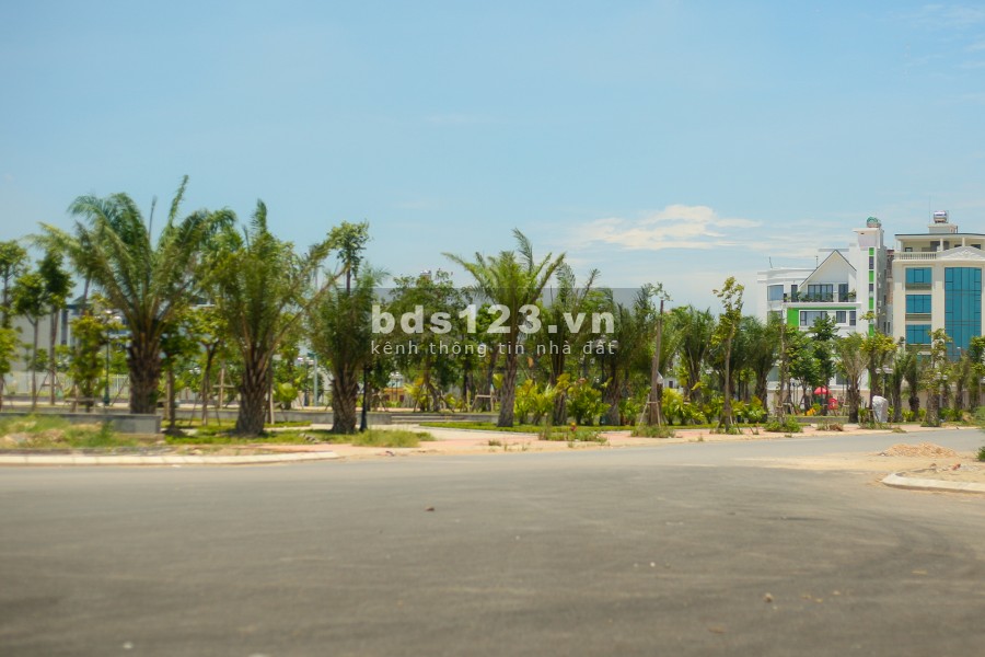 Chính chủ cho thuê mặt bằng kinh doanh shophouse, view nhìn thẳng ra công viên, luôn đông đúc