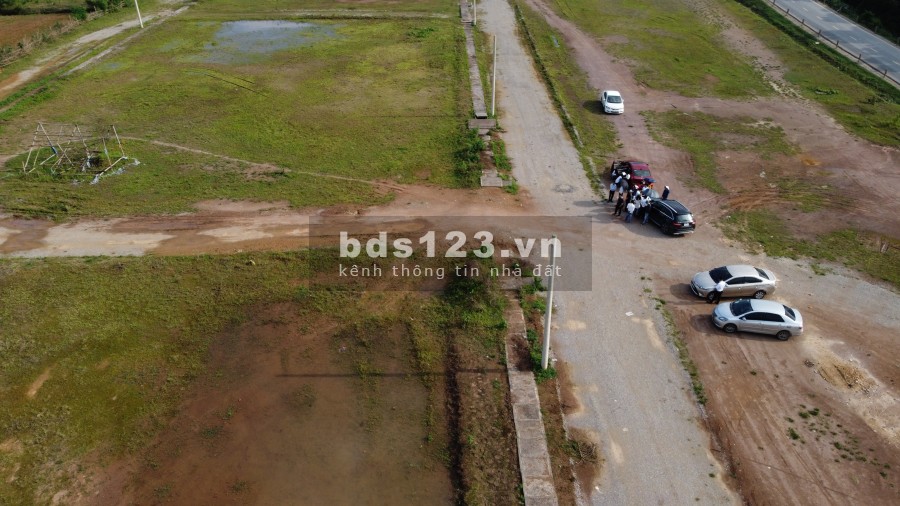 Hiện tại em còn duy nhất 2 lô đất đấu giá cần bán gấp tại LạcThủy, Hòa Bình