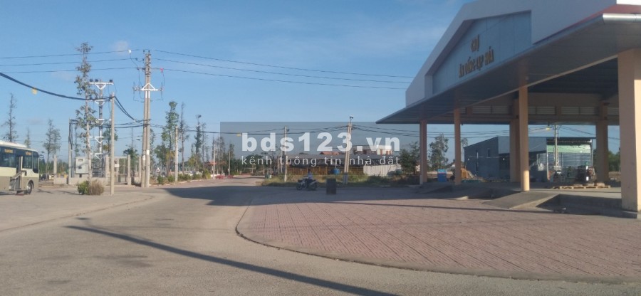 Đất nền giá rẻ mặt tiền chợ liền kề trường học, ngân hàng hỗ trợ 70%