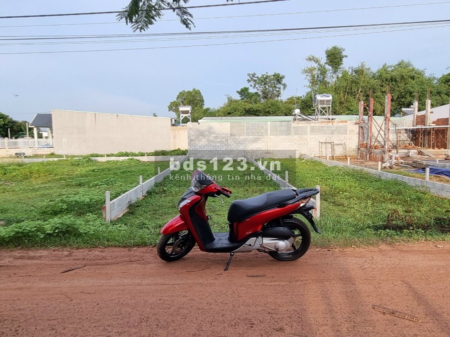 Bán đất mặt tiền đường Nguyễn Văn Tạo, huyện Nhà Bè, diện tích 8190M2, giá 260 tỷ