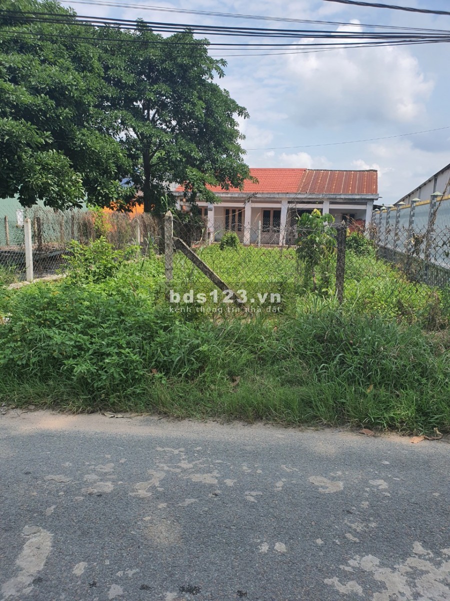 Bán đất mặt tiền đường Nguyễn Văn Tạo, huyện Nhà Bè, diện tích 8190M2, giá 260 tỷ