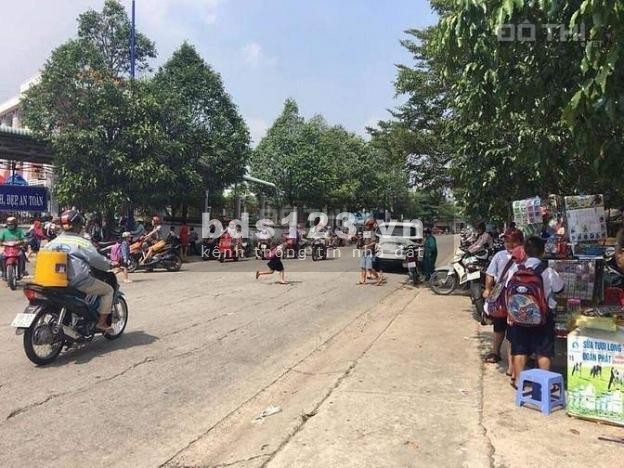 Cần bán lô đất tại kp4 Tân Định thị xã Bến Cát đối diện kcn Mỹ Phước 4, vị trí đẹp dân đông