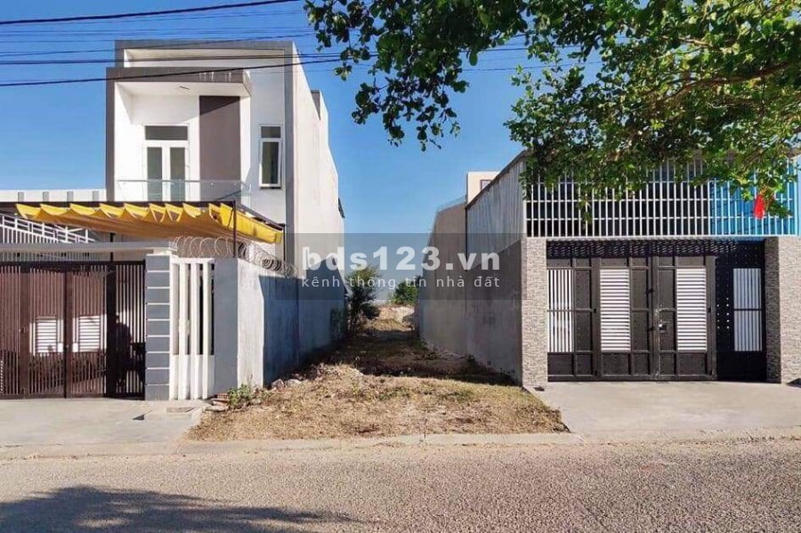Ngân hàng siết nợ phát mãi lô đất đẹp giá rẻ bèo. Hẻm xe hơi
