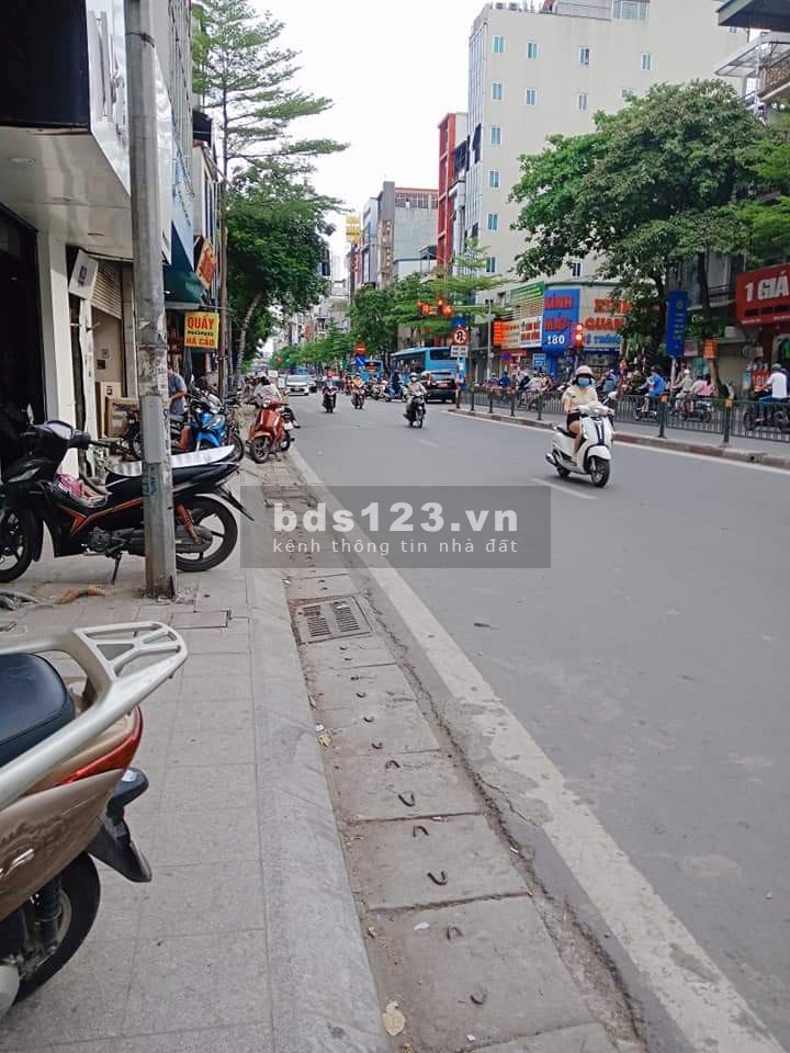 Mặt phố Nguyễn Lương Bằng nhà cấp 4 Quận Đống Đa, kinh doanh đỉnh, giá 23.5 tỷ