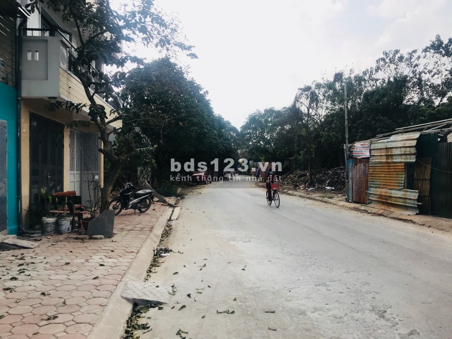 Bán đất đấu giá tổ 13 Thượng Thanh, gần Him Lam Thượng Thanh. DT 120m2, mặt tiền 8m.