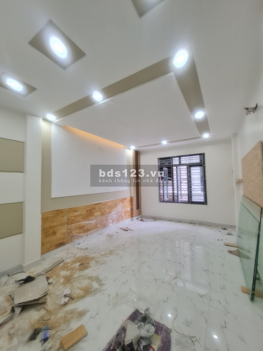 Nhà 4 tầng mặt ngõ nông rộng đường Đông Khê, diện tích 44m2, giá bán 2.95 tỷ