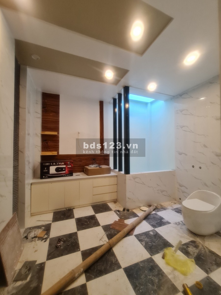 Nhà 4 tầng mặt ngõ nông rộng đường Đông Khê, diện tích 44m2, giá bán 2.95 tỷ