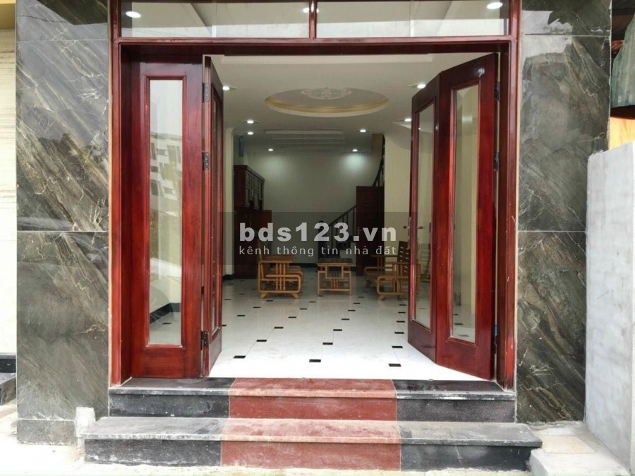 Ngô Thuỳ Sĩ Quận Hà Đông nhà mới tinh, kinh doanh ô tô vào tận nhà