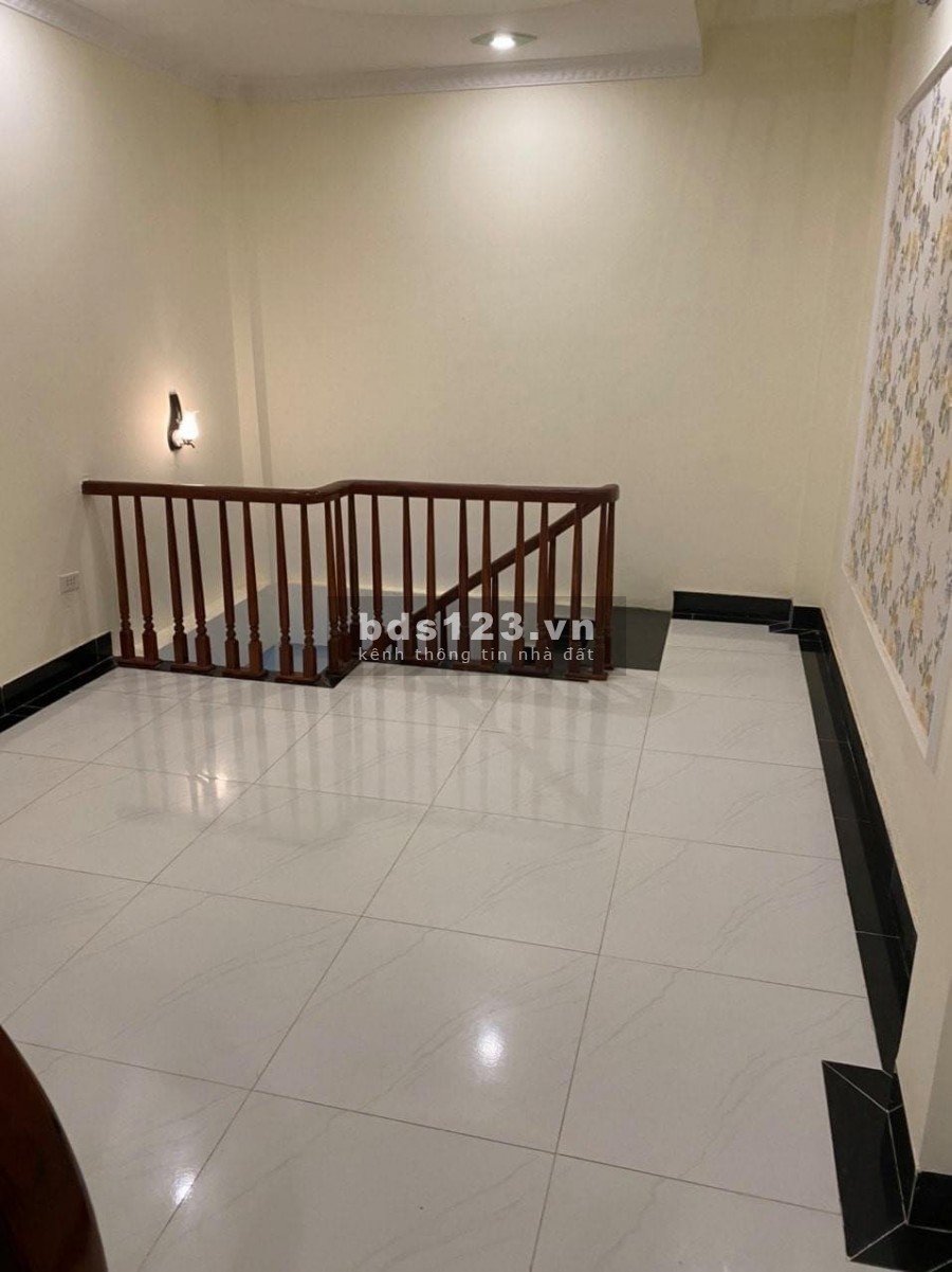 Ngô Thuỳ Sĩ Quận Hà Đông nhà mới tinh, kinh doanh ô tô vào tận nhà