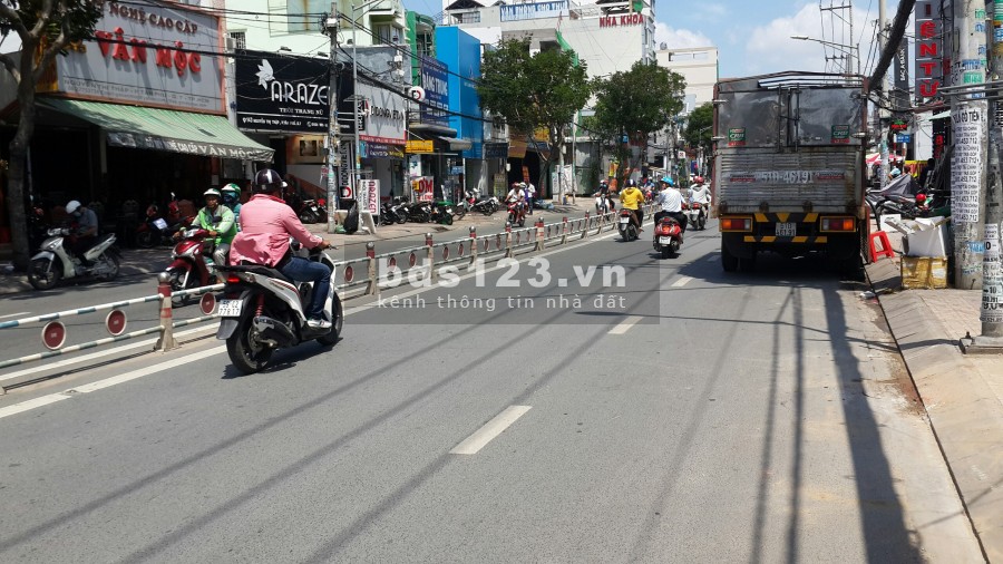 Bán nhà mặt tiền đường Nguyễn Thị Thập phường Tân Phú Quận 7, giá 35 tỷ