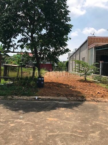 Cần bán lô đất tại kp4 Tân Định thị xã Bến Cát đối diện kcn Mỹ Phước 4, vị trí đẹp dân đông