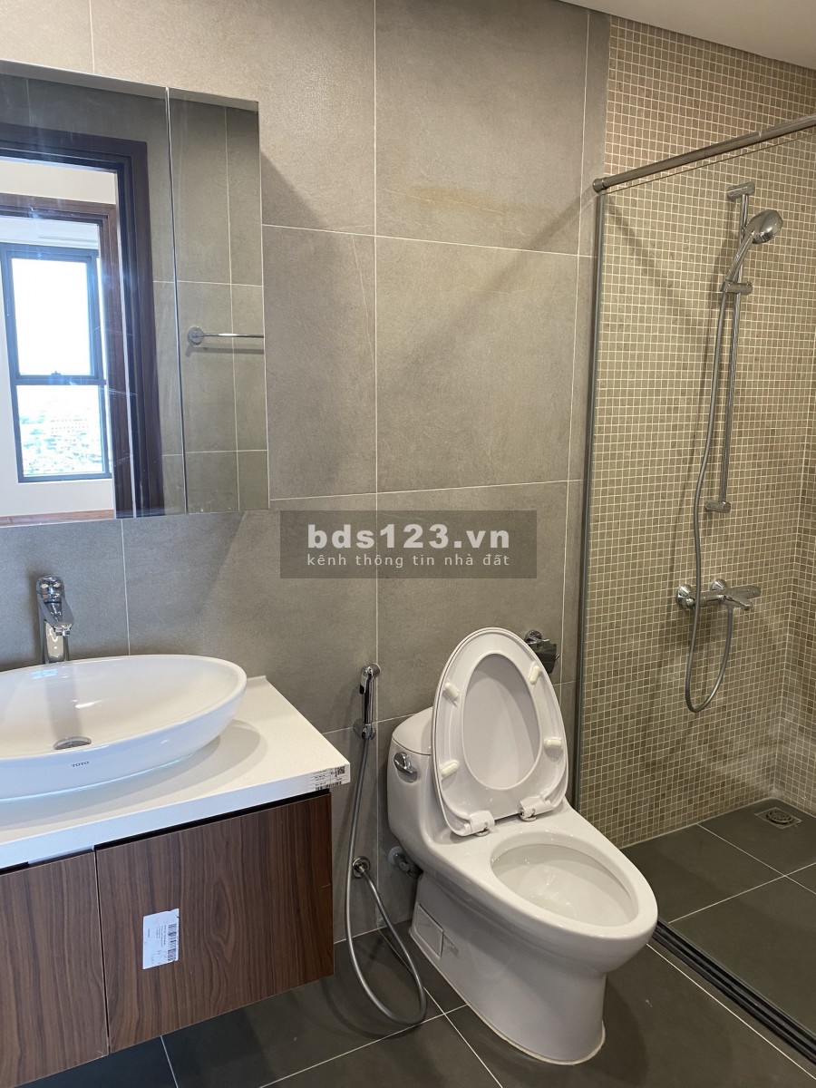 Cho thuê gấp căn hộ ở Hinode city Minh Khai, 2PN đồ cơ bản 12tr/tháng LH 0327582785
