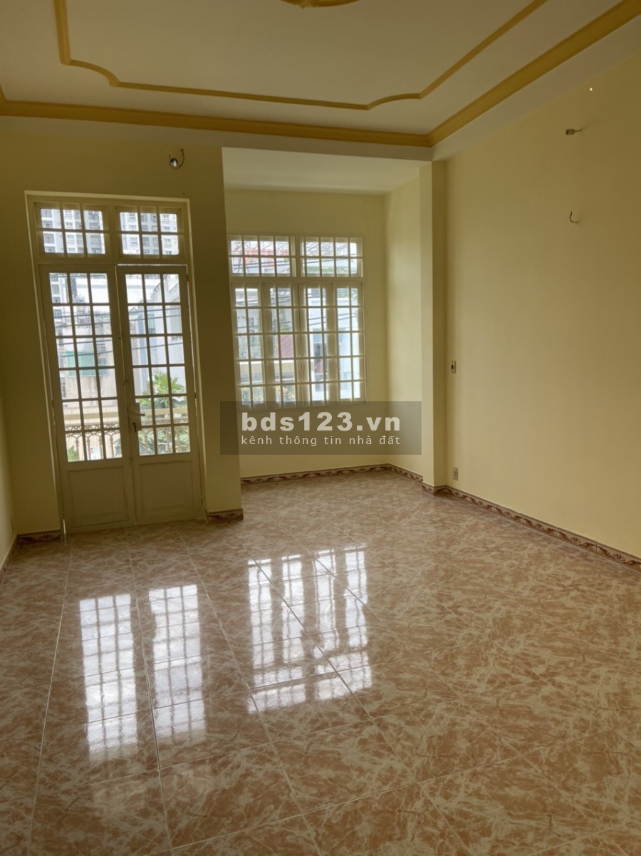 Nhà mặt tiền DC9, dtsd 4x25m, 3 lầu, sân thượng, 5 phòng ngủ, 5 nhà vê sinh