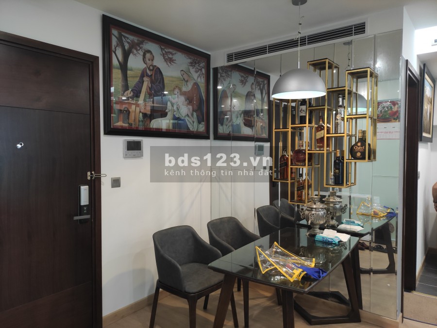 Gia đình mình cần cho thuê căn hộ 2PN và 3PN tại chung cư 6th Element. LH: 0947918822
