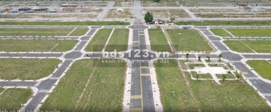 Lô đất khu vực Tân Uyên cần bán, giá chỉ 830 triệu, có sẵn sổ hồng riêng