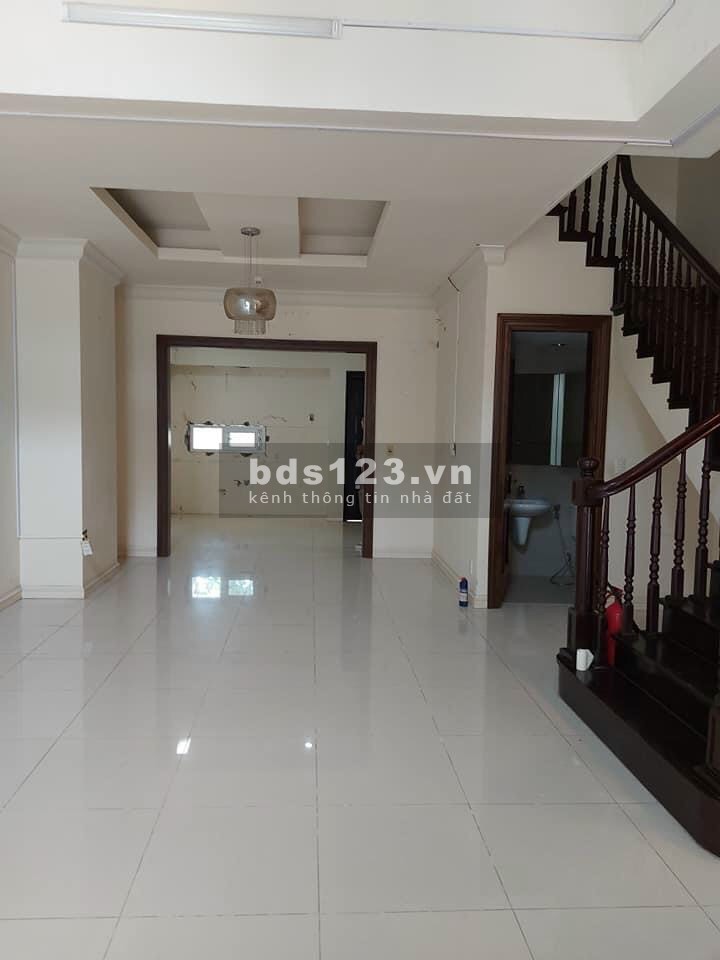 Bán nhà Lê Đức Thọ, kinh doanh tốt diện tích 40m2, giá bán 4,5 tỷ, đúc 5 tầng kiên cố