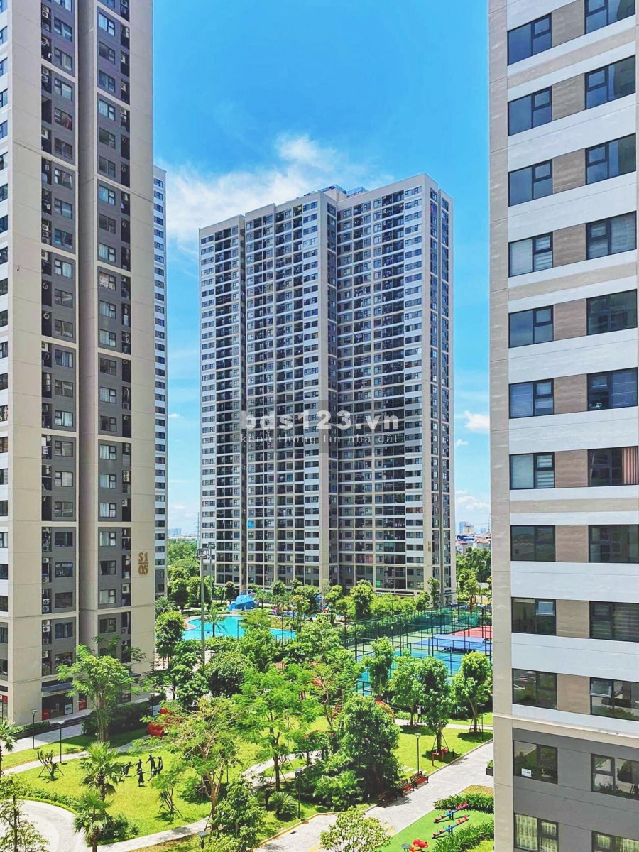 Bán quỹ căn 2pn+1 2 wc, dt 65m2, giá bao phí 2.1 tỷ, chung cư Vinhomes Smart City