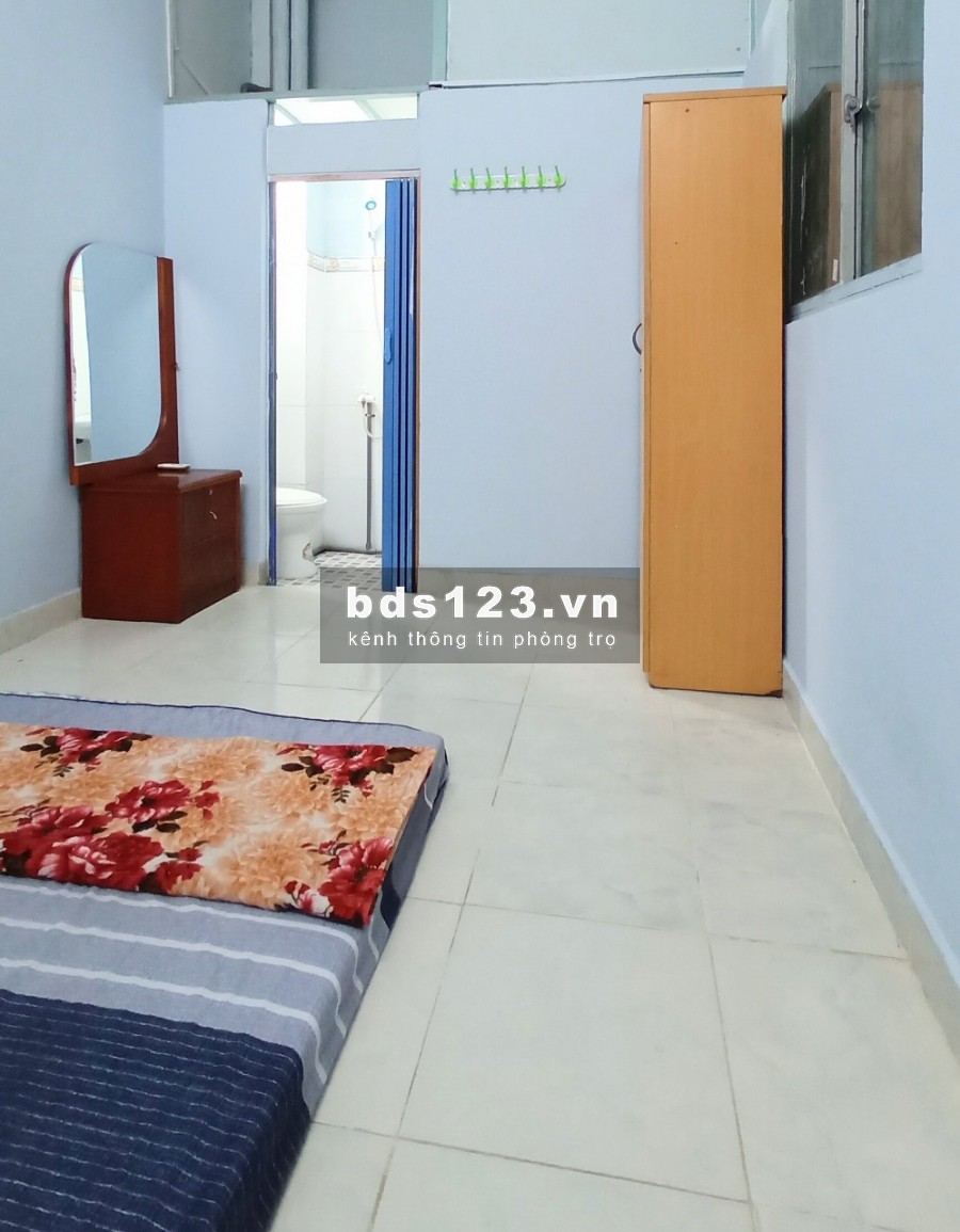 Phòng trọ Phú Nhuận 3 triệu/tháng, có sẵn máy lạnh tủ đồ nệm bàn, lh 0835533222