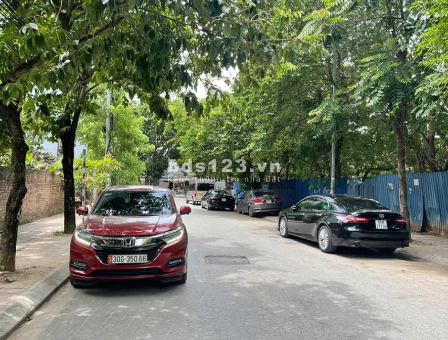Bán nhà Mỹ Đình, dt 35m2, 5 tần, tặng nội thất, ô tô đường thông, giá mùa dịch nhỉnh 3 tỷ