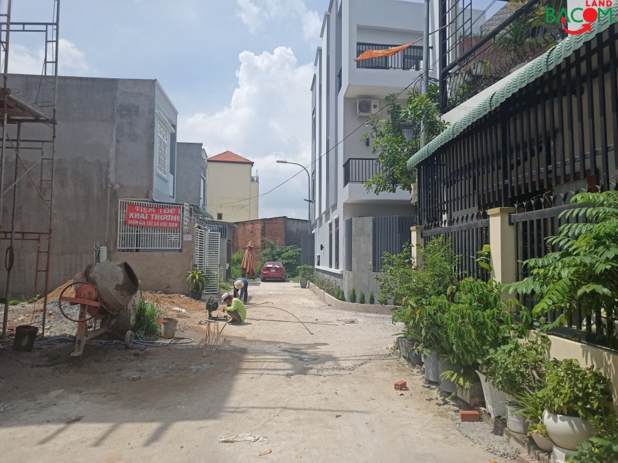 Nhà 1 trệt 1 lầu Hóa An, đường xe hơi quay đầu, gần nhà máy nước Hóa An
