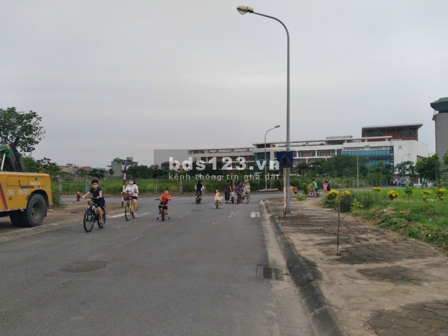 Bán đất tđc Giang Biên, phường Giang Biên, Long Biên, dt 34.6m2, mt 4.53m, giá 3.5 tỷ
