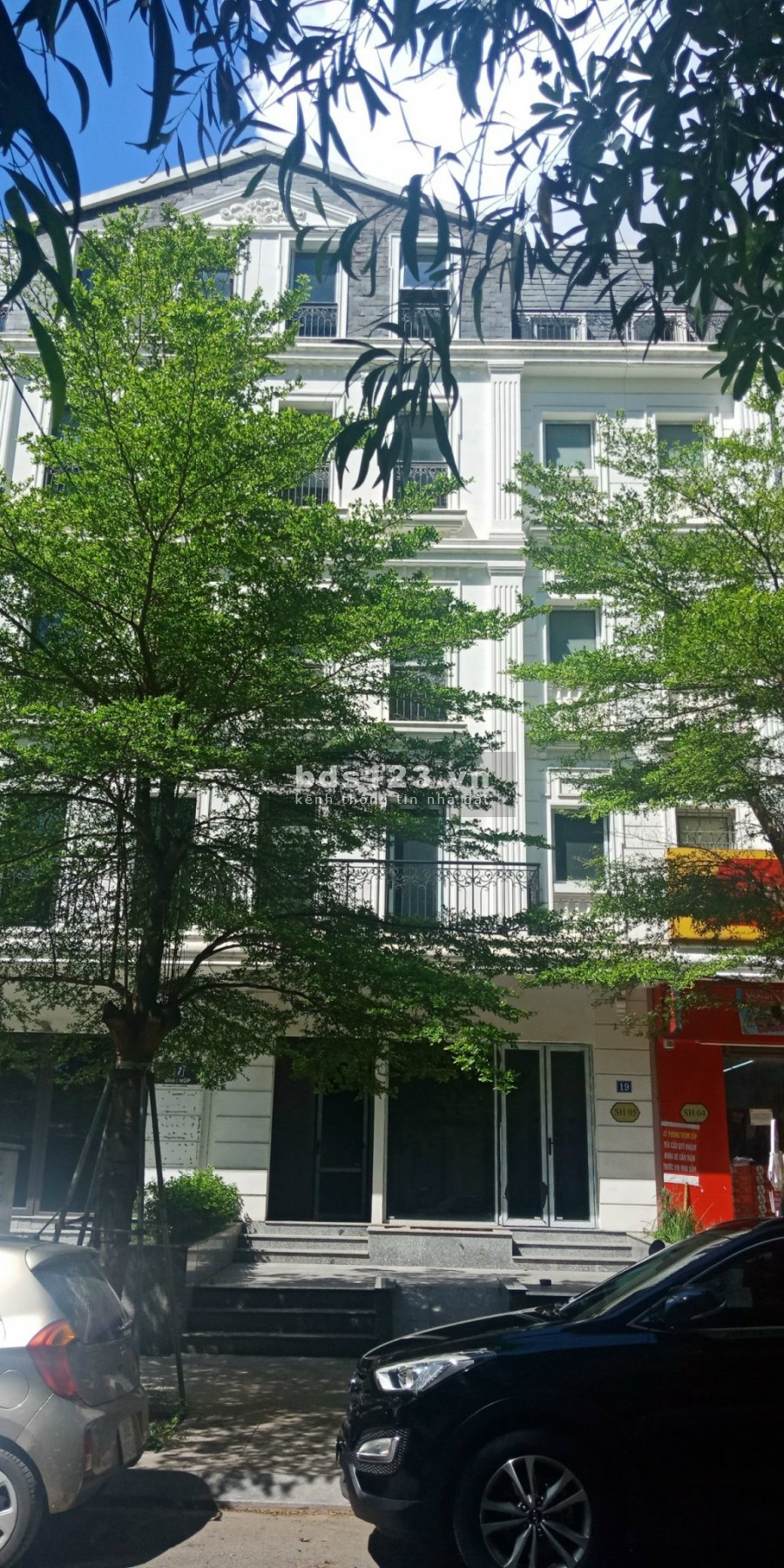 Cho thuê nhà mặt tiền B4 Nam Trung Yên 110m2, 5 tầng, 45 triệu/tháng