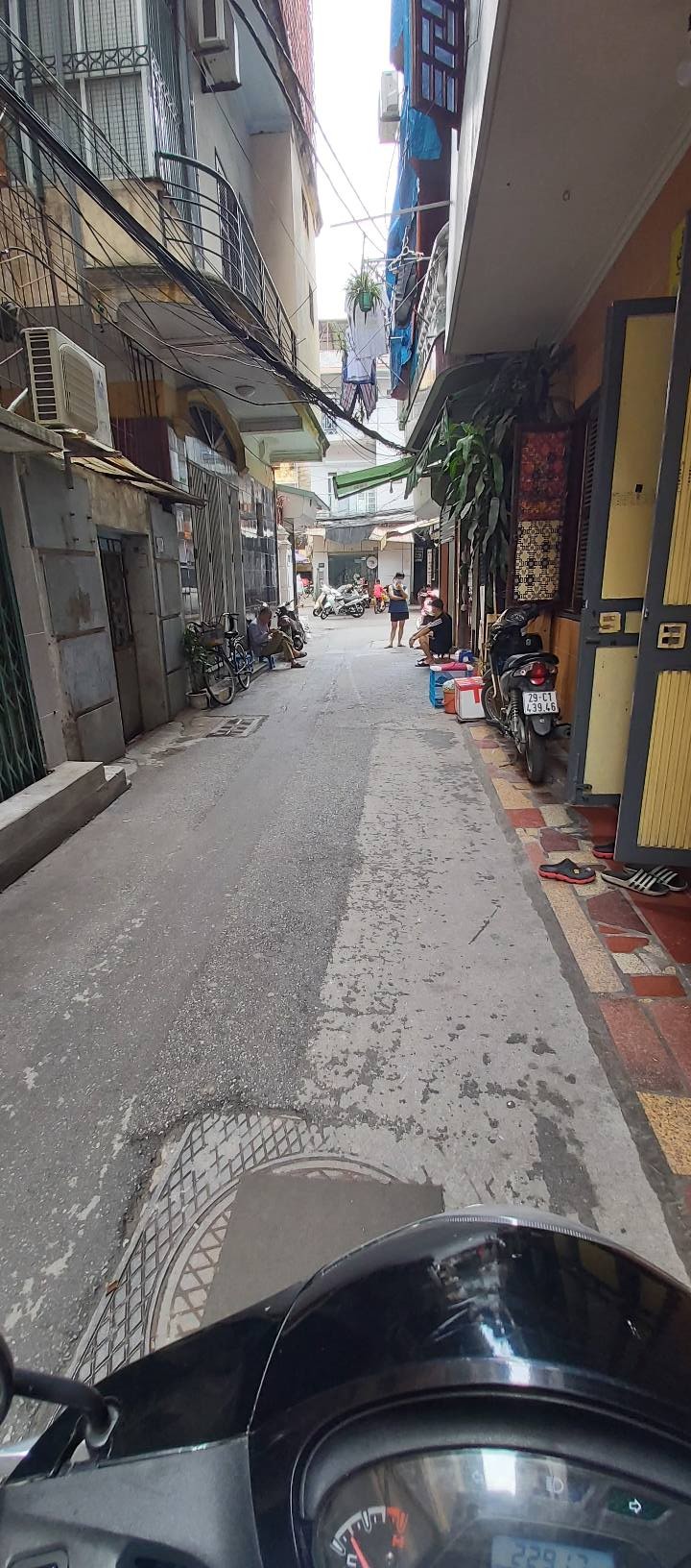 Bán căn hộ tập thể cơ khí đối diện Vincoms Roral dt 55m2, giá 1.5 tỷ, lh 0374071037