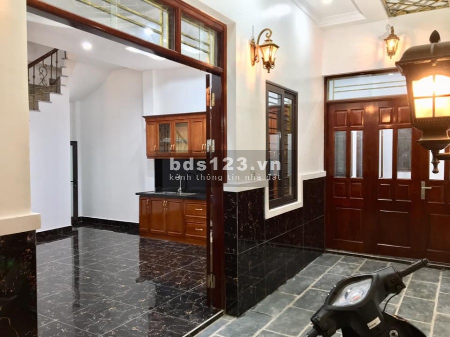 Bán nhà phố Minh Khai, dt 37m2, 5 tầng, mt 5m, còn mới nội thất đẹp, giá 4 tỷ