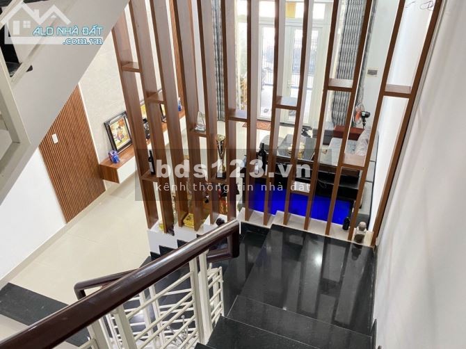 Nhà đô thị 4 tầng mặt tiền đường 12m ngay trung tâm TP Huế, liên hệ 0974548167