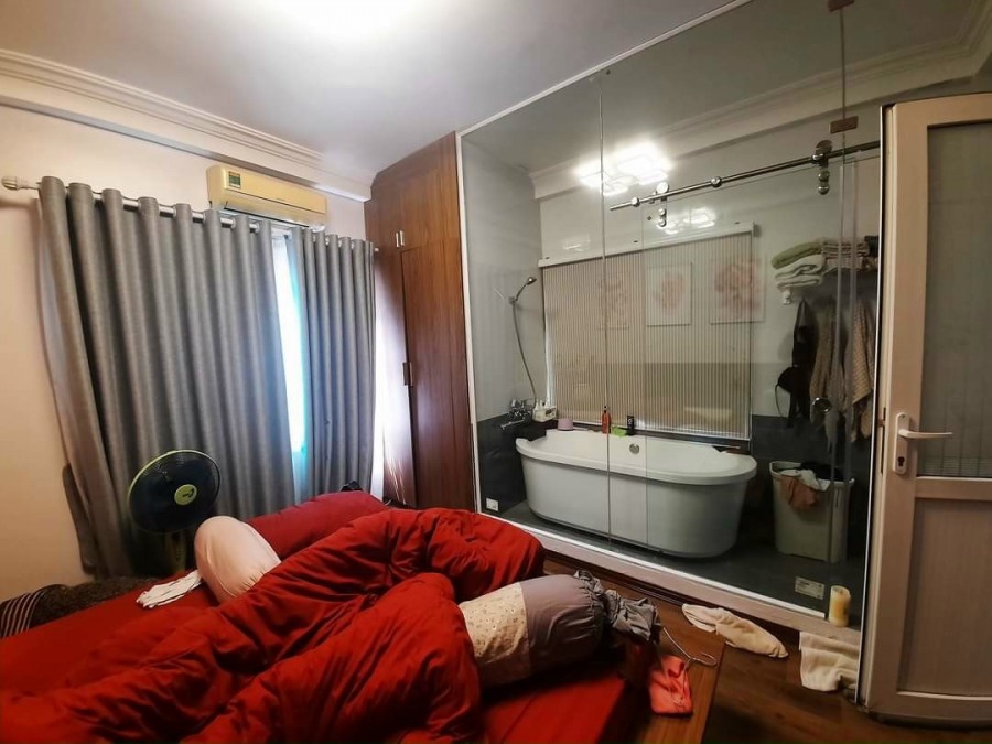 Lô góc đường Hoàng Quốc Việt 6 tầng giá chỉ 3.8 tỷ mt 4m ngõ nông 3 gác rộng