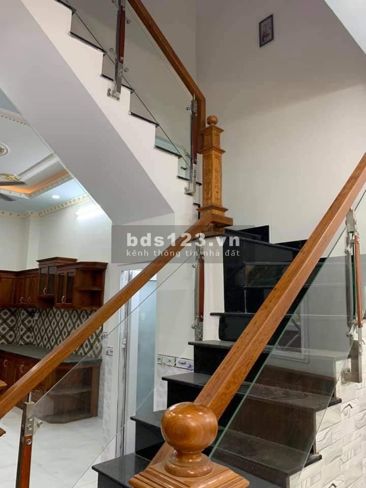 Bán nhà Quốc lộ 13, gần chợ Hiệp Bình Phước, Thủ Đức, liên hệ xem nhà 0901130437