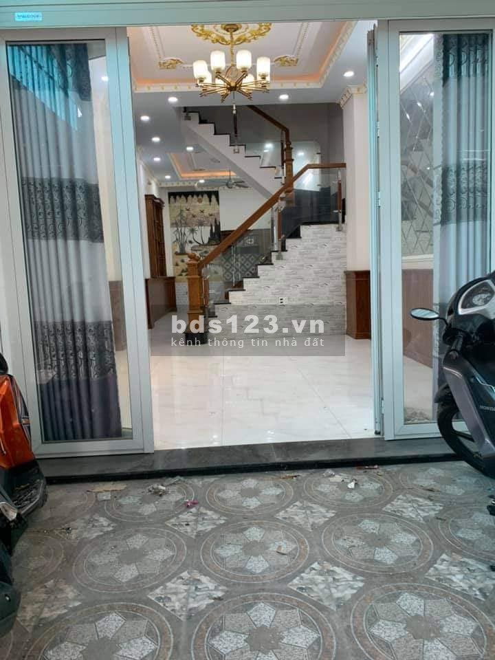 Bán nhà Quốc lộ 13, gần chợ Hiệp Bình Phước, Thủ Đức, liên hệ xem nhà 0901130437